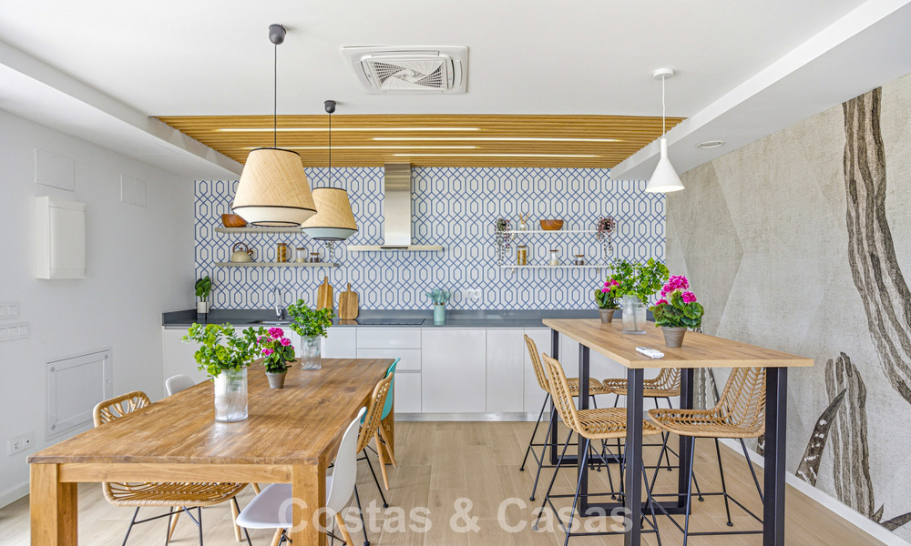 Gloednieuw luxe appartement te koop op loopafstand van het strand op de New Golden Mile tussen Marbella en Estepona 801542