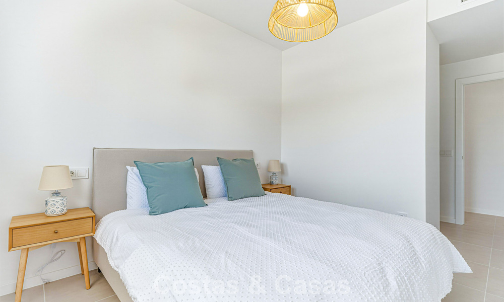 Gloednieuw luxe appartement te koop op loopafstand van het strand op de New Golden Mile tussen Marbella en Estepona 801552