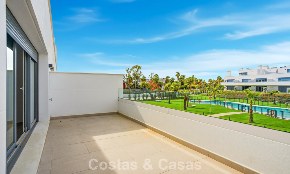 Gloednieuw luxe appartement te koop op loopafstand van het strand op de New Golden Mile tussen Marbella en Estepona 801559