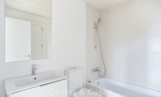 Gloednieuw luxe appartement te koop op loopafstand van het strand op de New Golden Mile tussen Marbella en Estepona 801567 