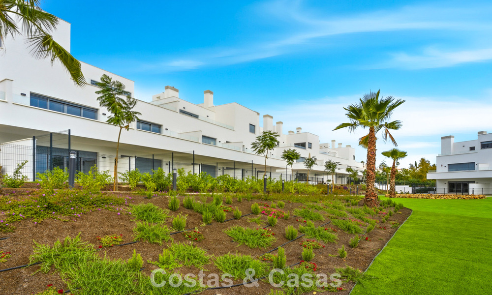 Gloednieuw luxe appartement te koop op loopafstand van het strand op de New Golden Mile tussen Marbella en Estepona 801573