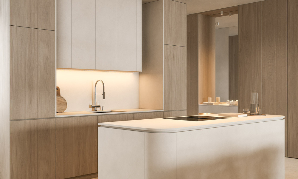 Gerenoveerd luxe appartement met zeezicht te koop in Playas del Duque in Puerto Banus, Marbella 801687