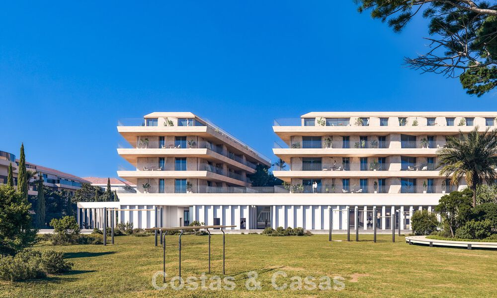 Nieuwe boutique appartementen te koop in een eerstelijnsstrand complex in La Duquesa, Manilva, Costa del Sol 801607