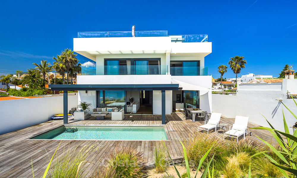 Villa's te koop in Costabella, een beachside urbanisatie aan de mooiste stranden van Marbella 801578