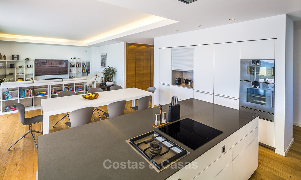 Villa's te koop in Costabella, een beachside urbanisatie aan de mooiste stranden van Marbella 801584