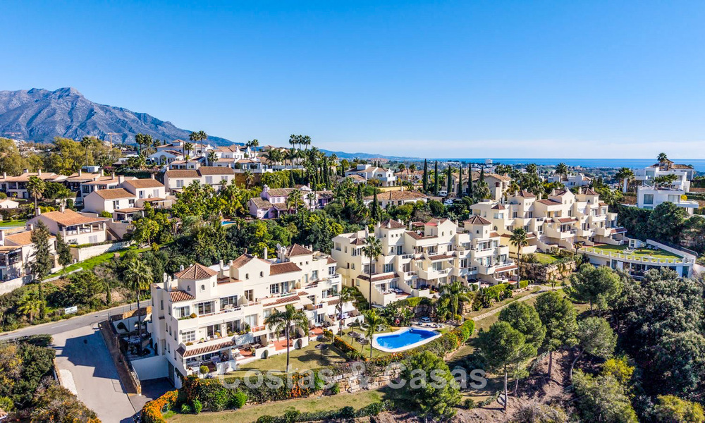 Ruim 4-slaapkamer appartement met panoramisch uitzicht te koop in de heuvels van Marbella - Benahavis 801719
