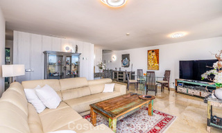 Ruim 4-slaapkamer appartement met panoramisch uitzicht te koop in de heuvels van Marbella - Benahavis 801720 