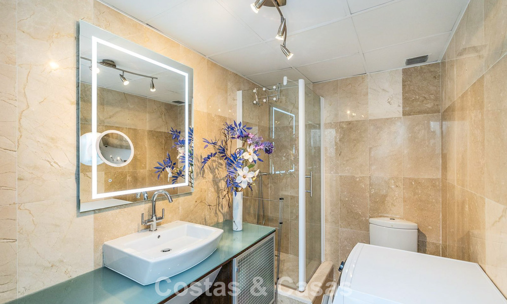 Ruim 4-slaapkamer appartement met panoramisch uitzicht te koop in de heuvels van Marbella - Benahavis 801728
