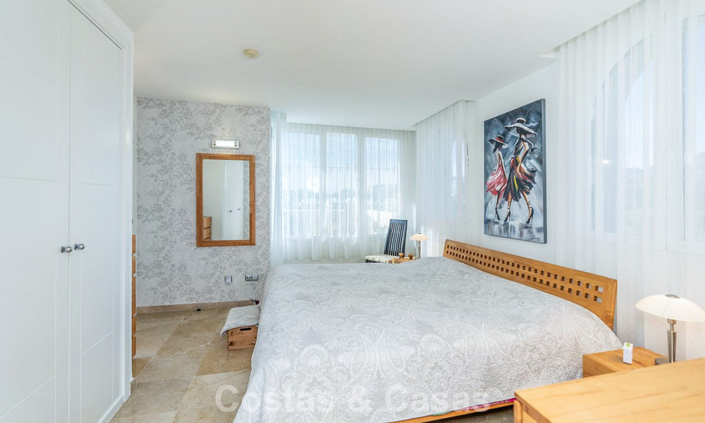 Ruim 4-slaapkamer appartement met panoramisch uitzicht te koop in de heuvels van Marbella - Benahavis 801729