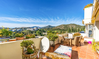 Ruim 4-slaapkamer appartement met panoramisch uitzicht te koop in de heuvels van Marbella - Benahavis 801737