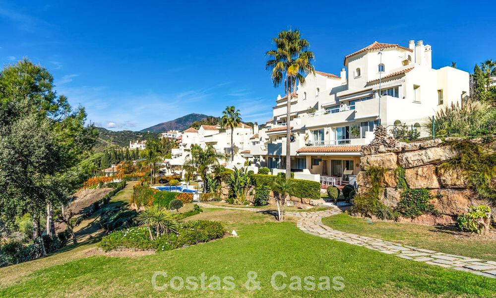 Ruim 4-slaapkamer appartement met panoramisch uitzicht te koop in de heuvels van Marbella - Benahavis 801738