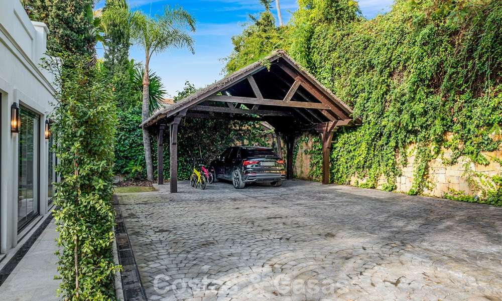 Elegante villa met Franse Provençaalse invloeden te koop in het begeerde Nueva Andalucia, Marbella 801748