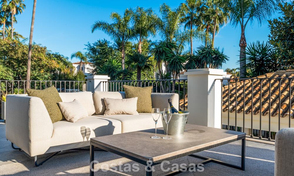 Elegante villa met Franse Provençaalse invloeden te koop in het begeerde Nueva Andalucia, Marbella 801750