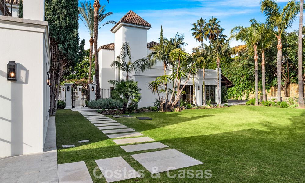 Elegante villa met Franse Provençaalse invloeden te koop in het begeerde Nueva Andalucia, Marbella 801752