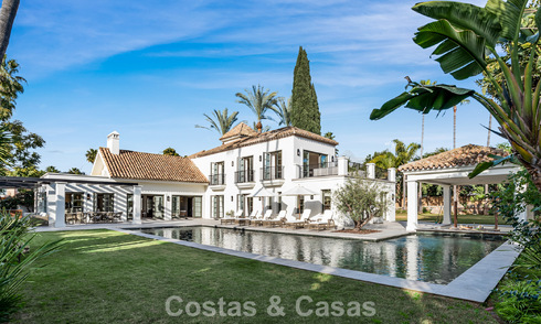 Elegante villa met Franse Provençaalse invloeden te koop in het begeerde Nueva Andalucia, Marbella 801759