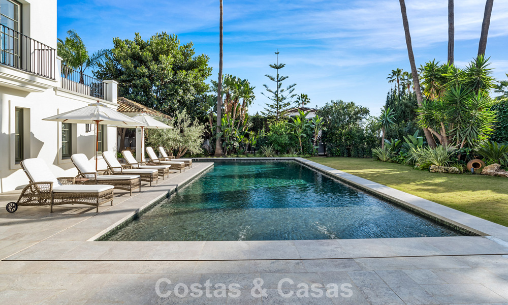 Elegante villa met Franse Provençaalse invloeden te koop in het begeerde Nueva Andalucia, Marbella 801760