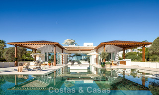 Hedendaagse, mediterrane luxevilla te koop, eerstelijnsgolf in een begeerde golfwijk van Nueva Andalucia, Marbella 801911 
