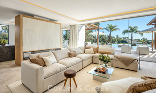 Hedendaagse, mediterrane luxevilla te koop, eerstelijnsgolf in een begeerde golfwijk van Nueva Andalucia, Marbella 801917 