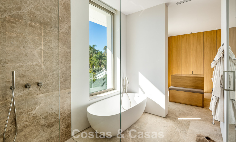 Hedendaagse, mediterrane luxevilla te koop, eerstelijnsgolf in een begeerde golfwijk van Nueva Andalucia, Marbella 801919