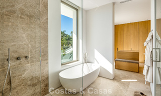 Hedendaagse, mediterrane luxevilla te koop, eerstelijnsgolf in een begeerde golfwijk van Nueva Andalucia, Marbella 801919 