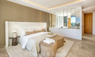 Hedendaagse, mediterrane luxevilla te koop, eerstelijnsgolf in een begeerde golfwijk van Nueva Andalucia, Marbella 801923 