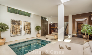 Hedendaagse, mediterrane luxevilla te koop, eerstelijnsgolf in een begeerde golfwijk van Nueva Andalucia, Marbella 801929 