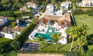 Hedendaagse, mediterrane luxevilla te koop, eerstelijnsgolf in een begeerde golfwijk van Nueva Andalucia, Marbella 801931 