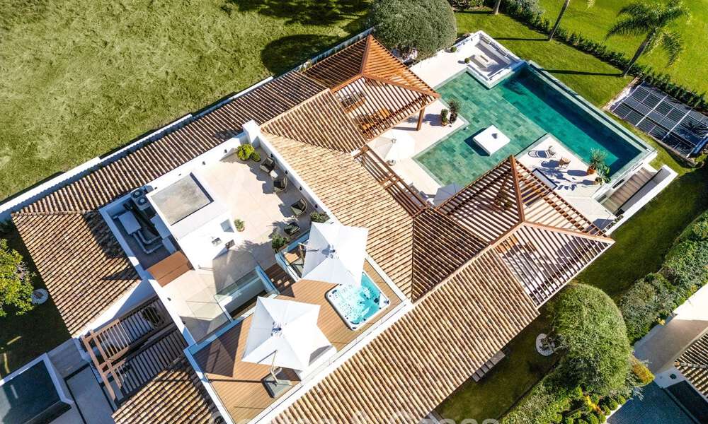 Hedendaagse, mediterrane luxevilla te koop, eerstelijnsgolf in een begeerde golfwijk van Nueva Andalucia, Marbella 801933