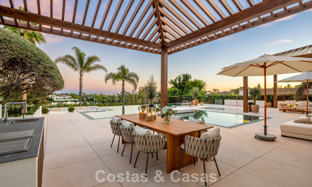 Hedendaagse, mediterrane luxevilla te koop, eerstelijnsgolf in een begeerde golfwijk van Nueva Andalucia, Marbella 801934