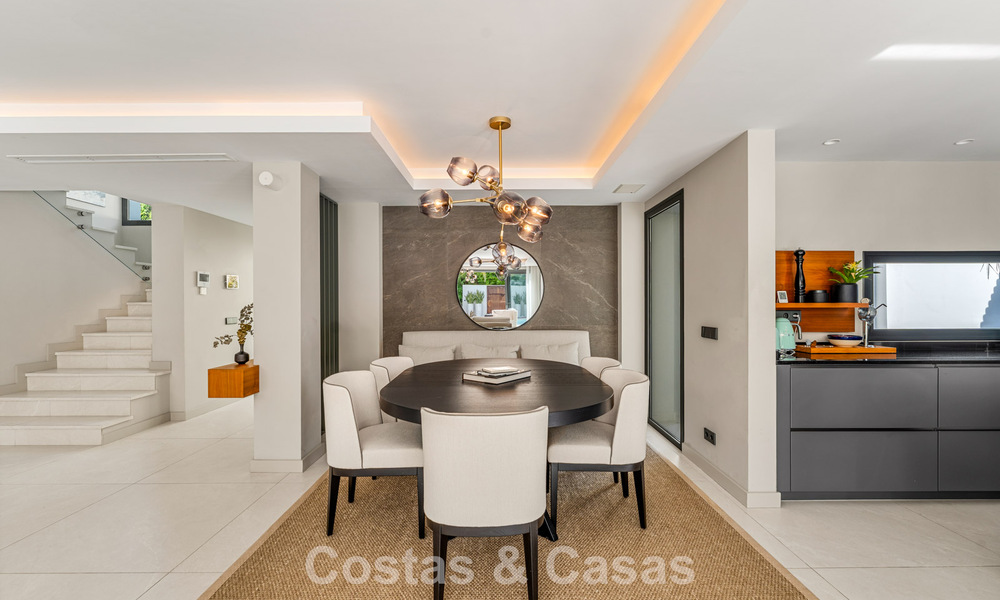 Moderne luxevilla met verwarmd zwembad te koop in La Brisas, Nueva Andalucia, Marbella 801963