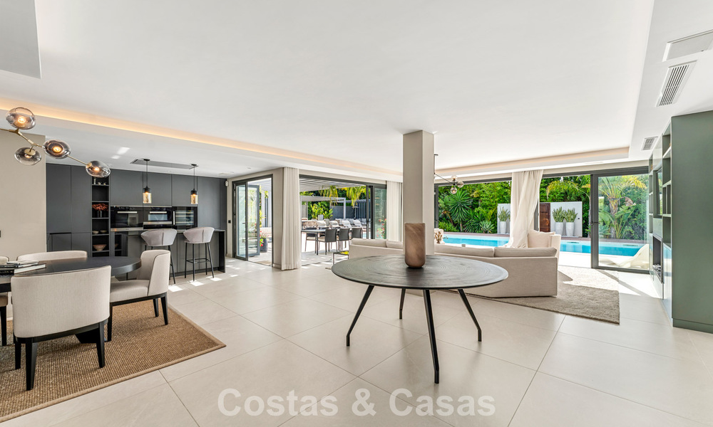 Moderne luxevilla met verwarmd zwembad te koop in La Brisas, Nueva Andalucia, Marbella 801964