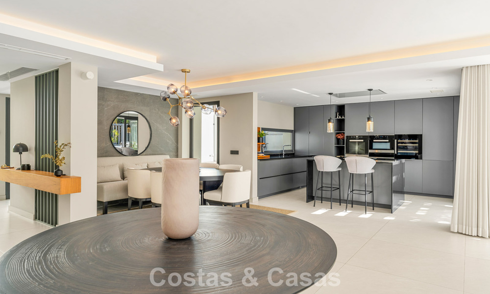 Moderne luxevilla met verwarmd zwembad te koop in La Brisas, Nueva Andalucia, Marbella 801966