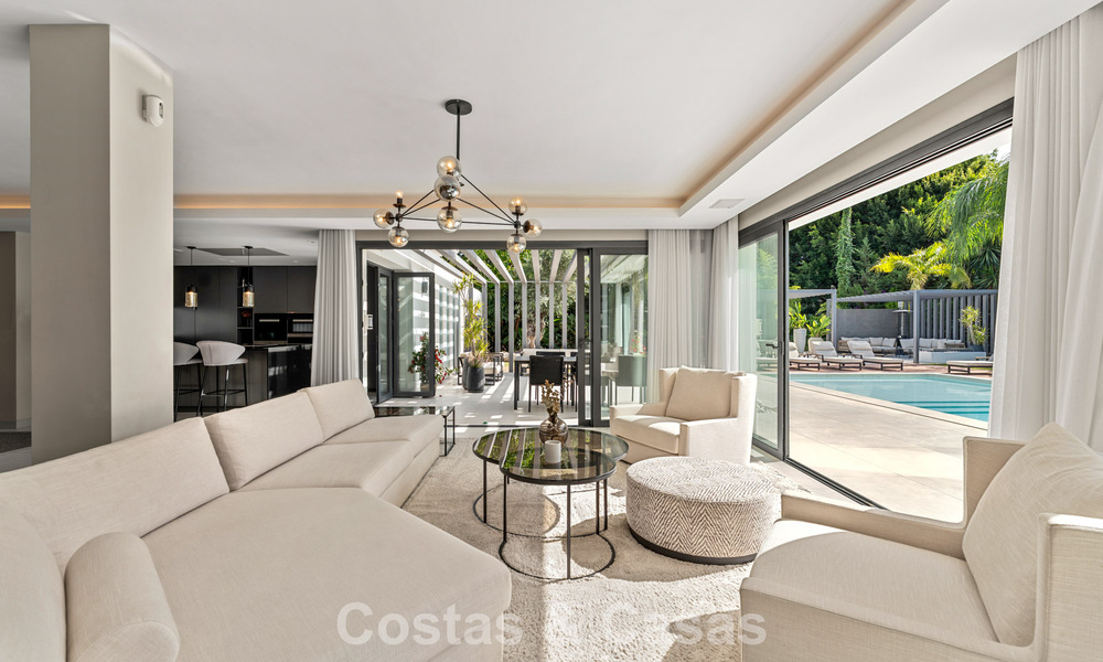 Moderne luxevilla met verwarmd zwembad te koop in La Brisas, Nueva Andalucia, Marbella 801967
