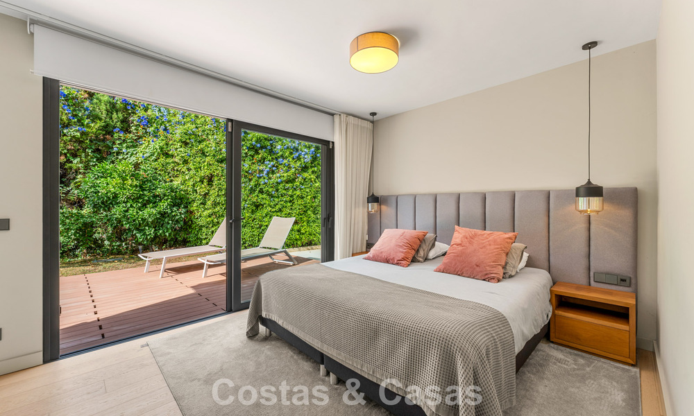 Moderne luxevilla met verwarmd zwembad te koop in La Brisas, Nueva Andalucia, Marbella 801972
