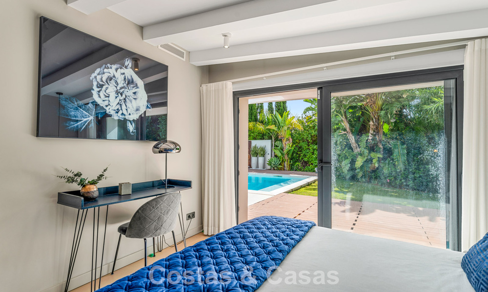 Moderne luxevilla met verwarmd zwembad te koop in La Brisas, Nueva Andalucia, Marbella 801979