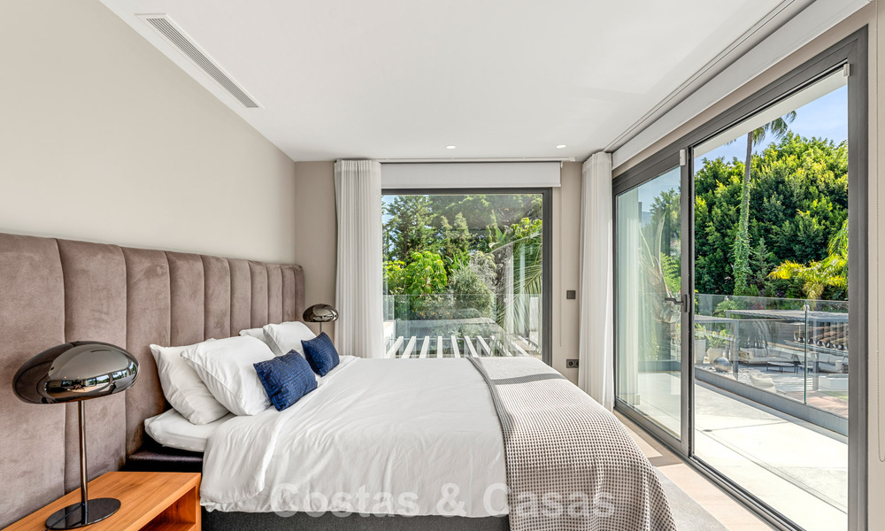Moderne luxevilla met verwarmd zwembad te koop in La Brisas, Nueva Andalucia, Marbella 801983
