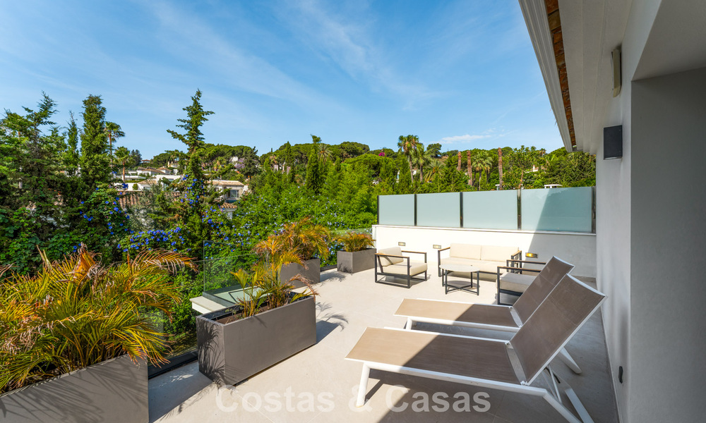 Moderne luxevilla met verwarmd zwembad te koop in La Brisas, Nueva Andalucia, Marbella 801992