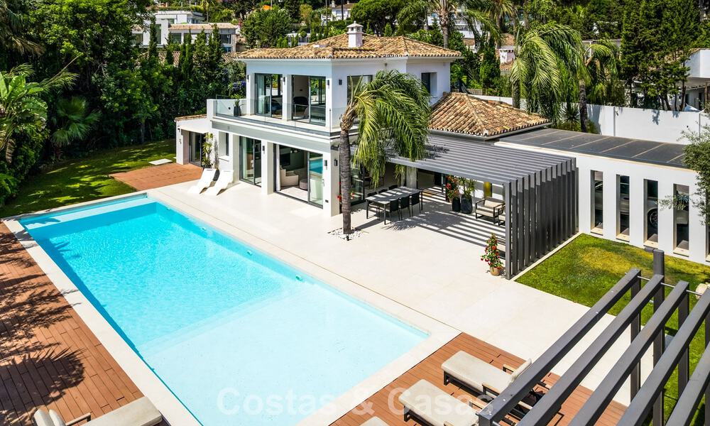Moderne luxevilla met verwarmd zwembad te koop in La Brisas, Nueva Andalucia, Marbella 801998