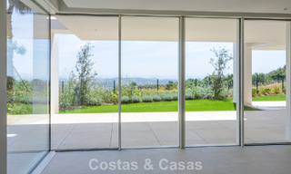 Moderne nieuwbouwappartementen met panoramisch zeezicht te koop nabij Elviria, Marbella Oost 802054 