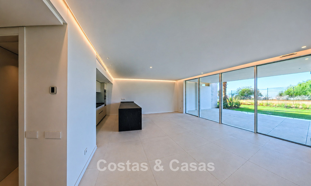 Moderne nieuwbouwappartementen met panoramisch zeezicht te koop nabij Elviria, Marbella Oost 802057