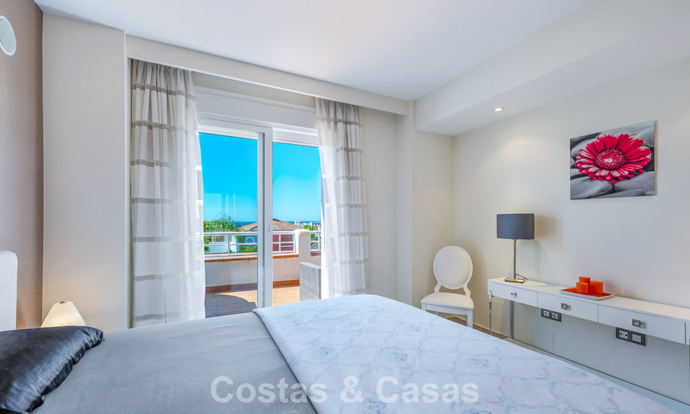 Top-floor appartement te koop op de New Golden Mile tussen Marbella en Estepona centrum 802067