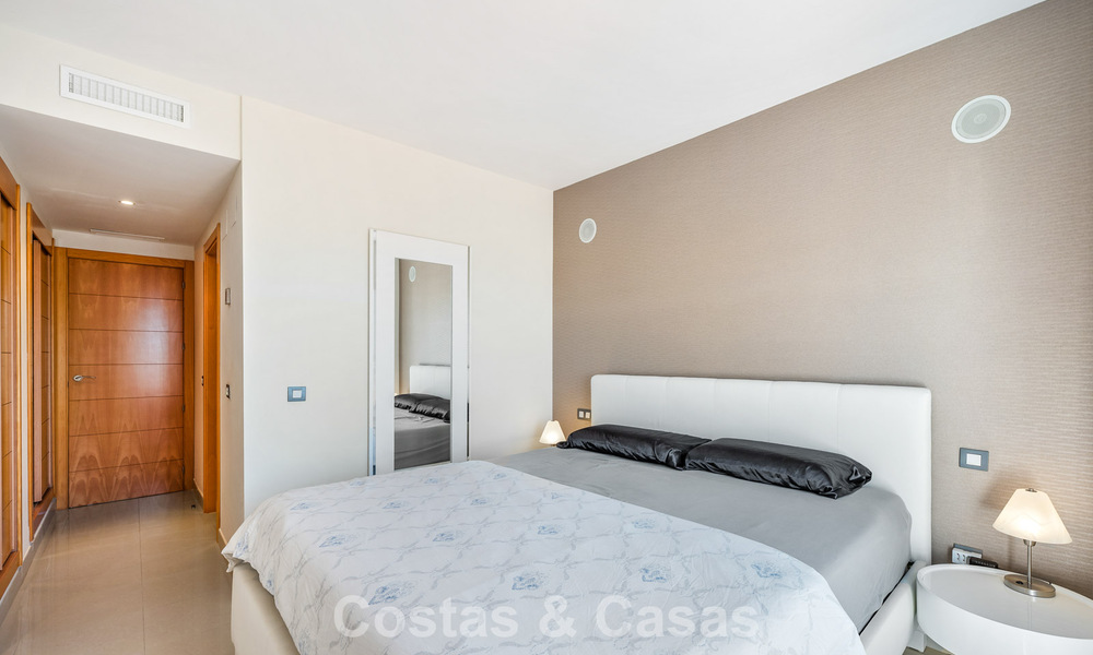 Top-floor appartement te koop op de New Golden Mile tussen Marbella en Estepona centrum 802068