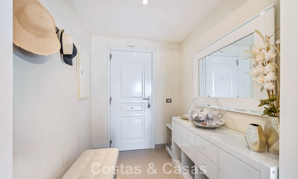 Top-floor appartement te koop op de New Golden Mile tussen Marbella en Estepona centrum 802074