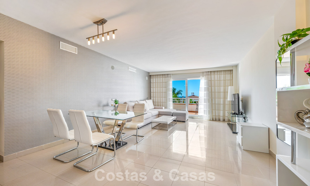 Top-floor appartement te koop op de New Golden Mile tussen Marbella en Estepona centrum 802075