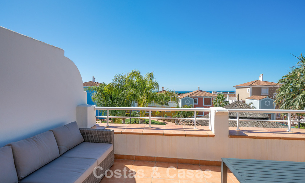 Top-floor appartement te koop op de New Golden Mile tussen Marbella en Estepona centrum 802084