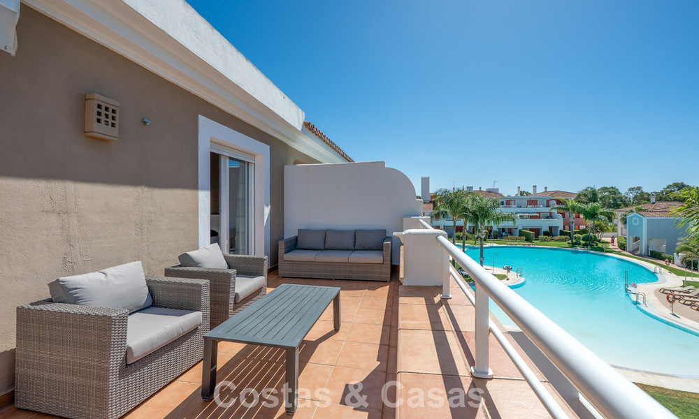 Top-floor appartement te koop op de New Golden Mile tussen Marbella en Estepona centrum 802089