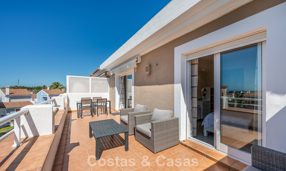 Top-floor appartement te koop op de New Golden Mile tussen Marbella en Estepona centrum 802090