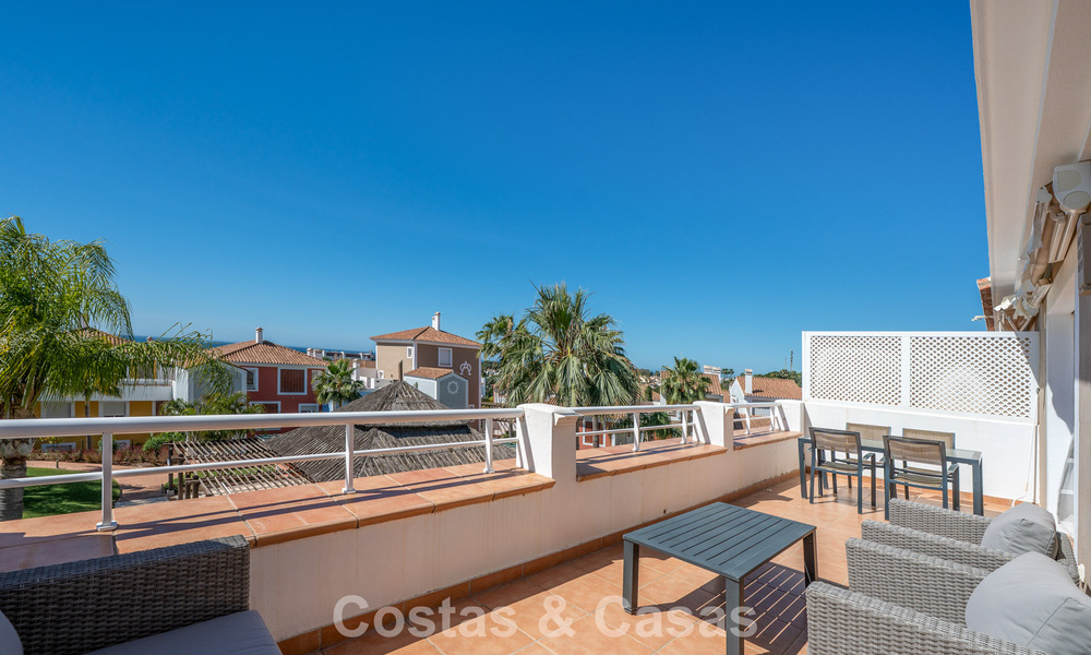 Top-floor appartement te koop op de New Golden Mile tussen Marbella en Estepona centrum 802091