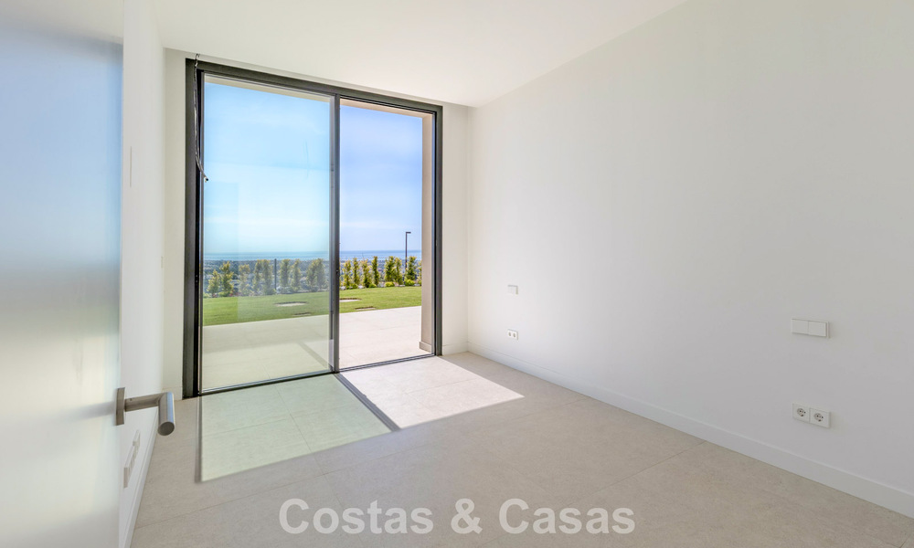 Moderne, nieuwe luxevilla met panoramisch zeezicht te koop in de heuvels van Marbella - Benahavis 802096