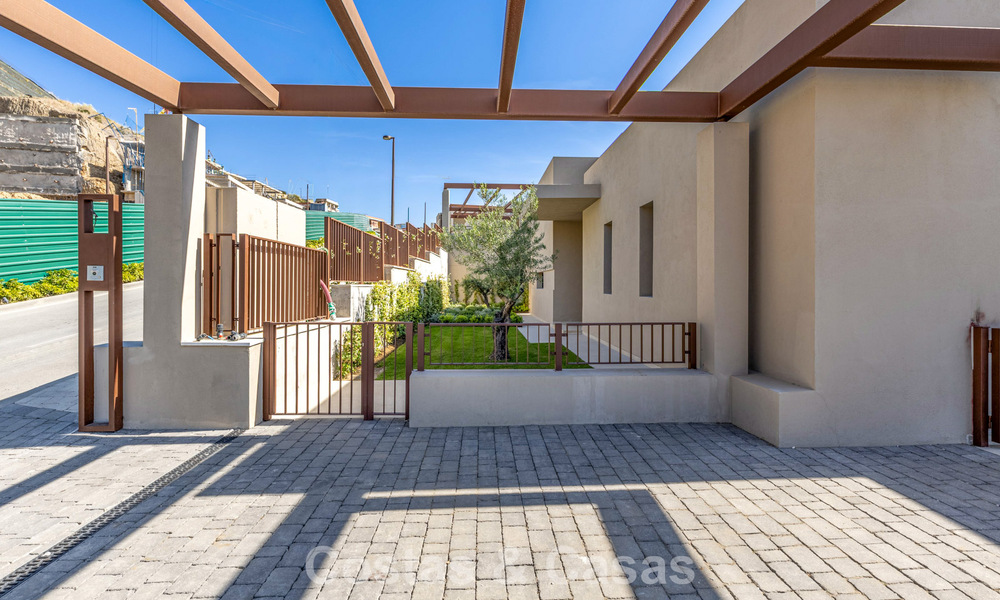 Moderne, nieuwe luxevilla met panoramisch zeezicht te koop in de heuvels van Marbella - Benahavis 802099